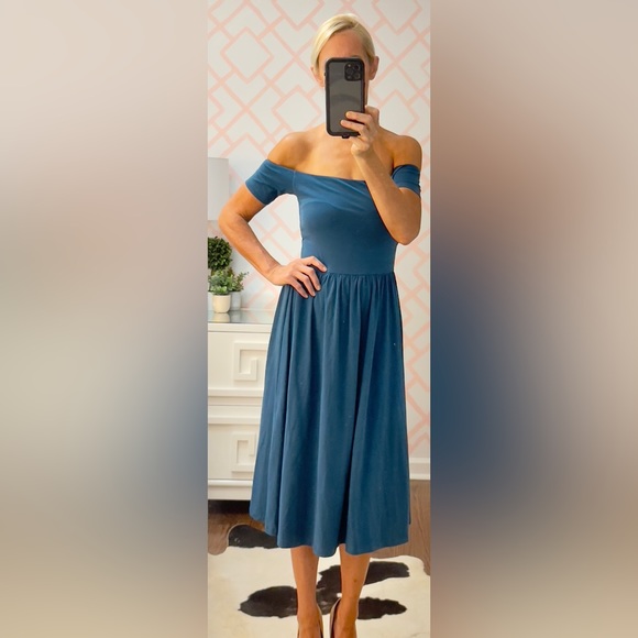 ASOS, size 4, off the shoulder dress - Picture 4 of 7